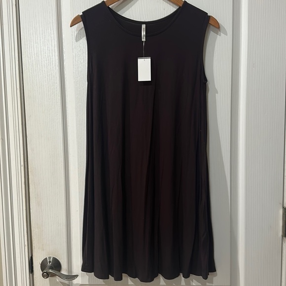 mittoshop Dresses & Skirts - Mittoshop Sz S dark chocolate sleeveless swing hem dress NWT
